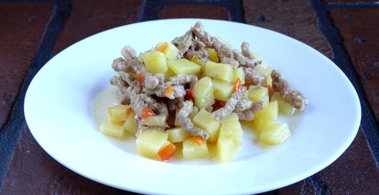 Овощи с фаршем в мультиварке