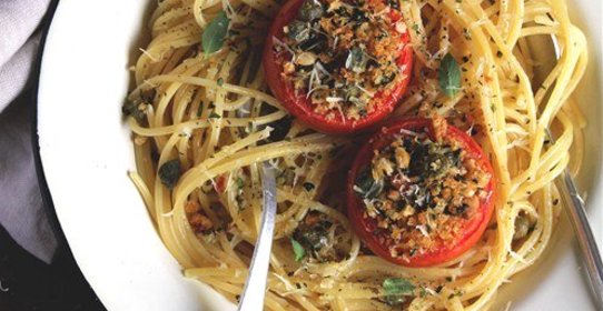 Спагетти с фаршированными томатами