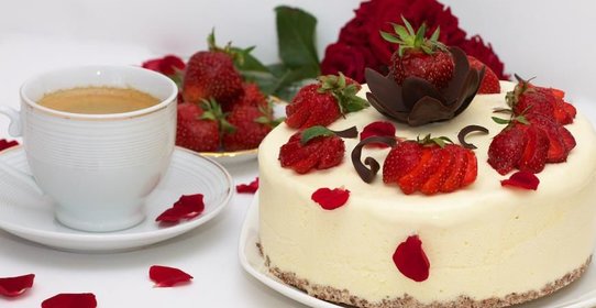 Рисово-сливочный семифредо с клубникой