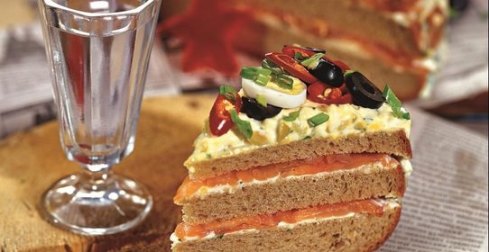 Закусочный торт для мужчин