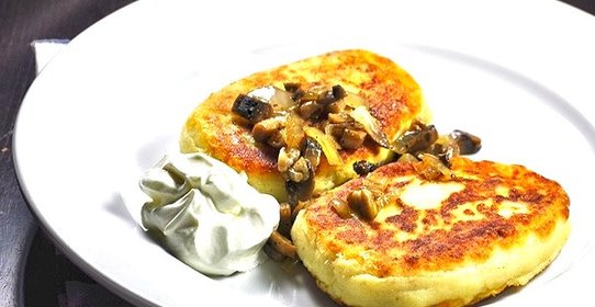 Картофельные пирожки с грибами