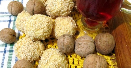 Печенье с орехами и кунжутом