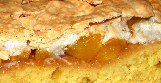 Персиковый пирог с безе