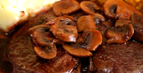 Грибное рагу с красным вином