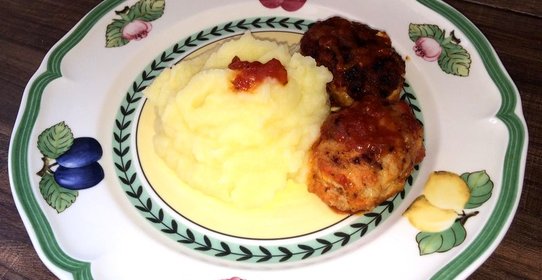 Котлеты из индейки в томатном соусе