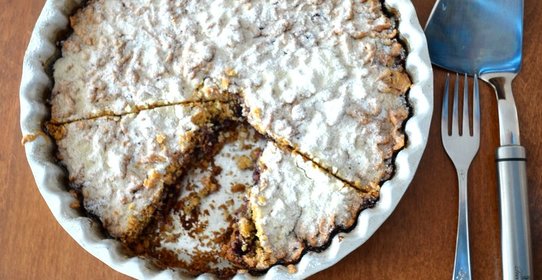 Пирог со смородиновым вареньем