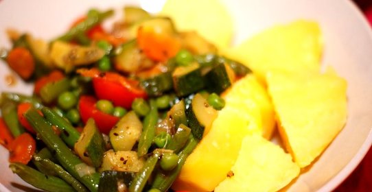 Овощи, жареные на сковороде