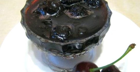 Вишневое варенье с косточками