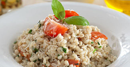 Перловка с запеченными помидорами в мультиварке