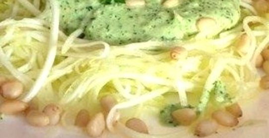 Сыроедческая паста с цукини и соусом из кешью