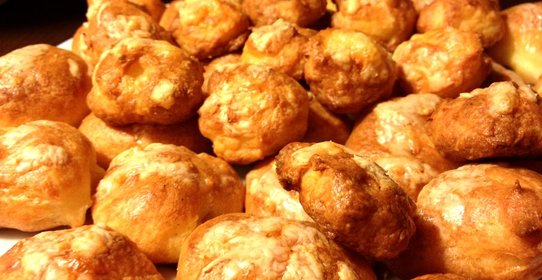 Гужеры (булочки из заварного теста с сыром)