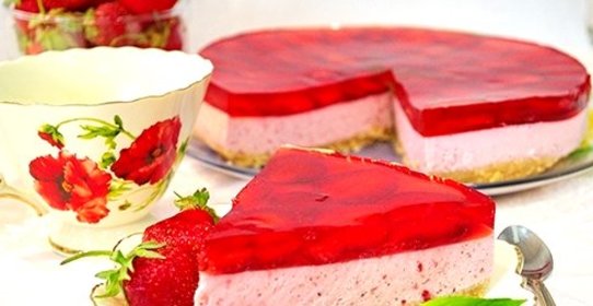 Клубнично-творожный торт