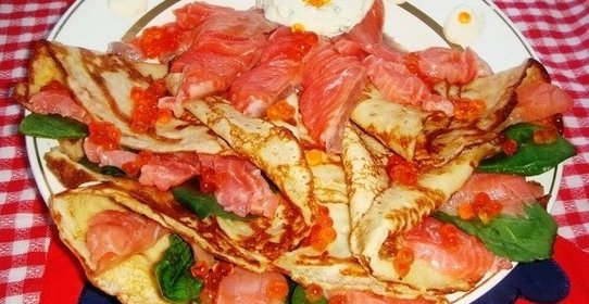 Блинчики с малосольной форелью