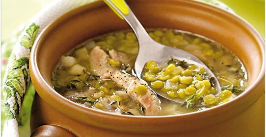 Гороховый суп со свиной рулькой