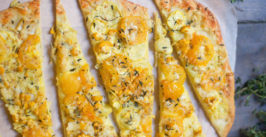 Желтая овощная пицца