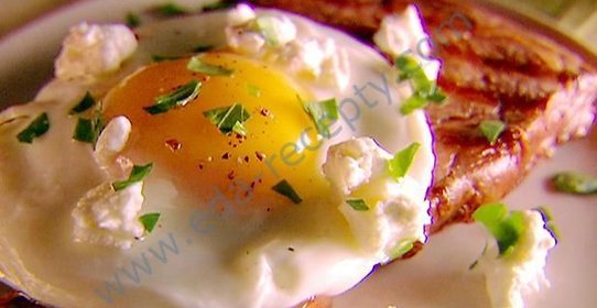 Бифштекс с яйцом