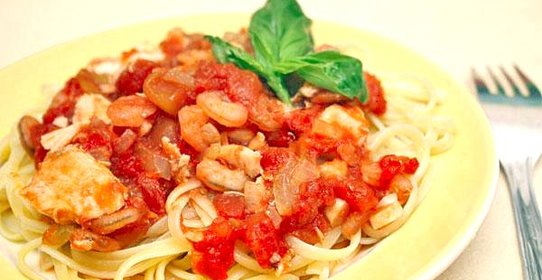 Паста с семгой и креветками