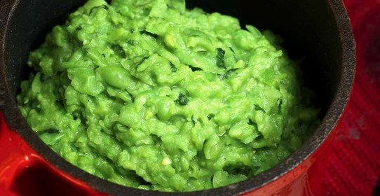 Пюре из зеленого горошка с мятой