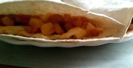 Тортилья с ветчиной, сыром и овощами