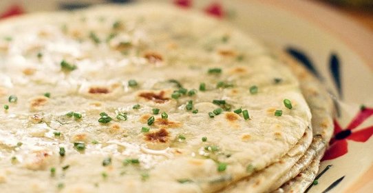Лепешки чапати с зеленым луком