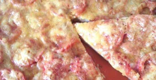 Домашняя пицца с сосисками