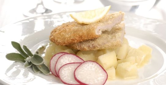 Свиной шницель с яблочным гарниром