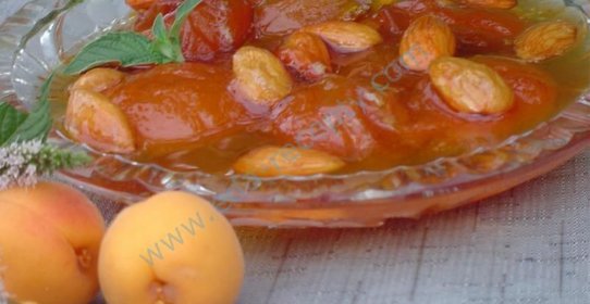 Абрикосовое варенье из абрикосов с миндалем