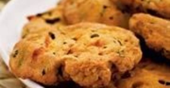 Крекеры с базиликом и помидорами