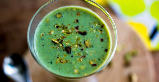 Смузи с ананасом и базиликом