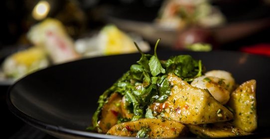 Теплый салат из баклажанов