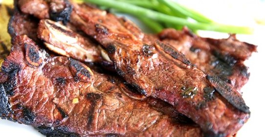 Маринованные свиные ребрышки на гриле