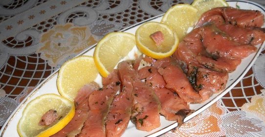 Рыба соленая с пряными травами