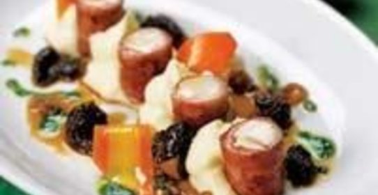 Рулеты из кролика с грибным соусом