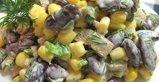 Салат из фасоли с сухариками