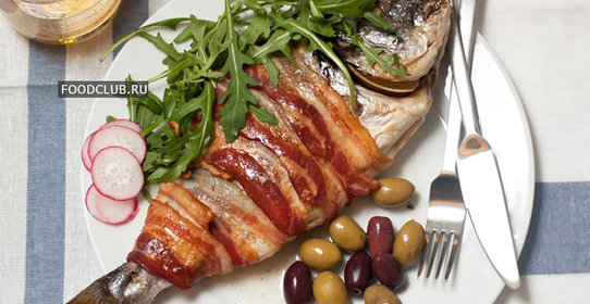Рыба, запеченная в беконе