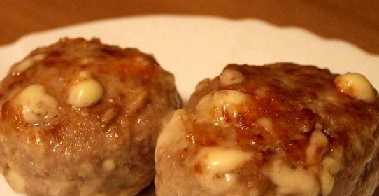 Мясные котлеты с сыром