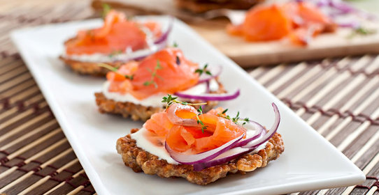 Картофельные оладьи с семгой