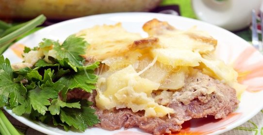 Картофель с мясом в духовке
