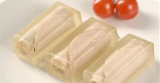 Заливные рулетики из ветчины