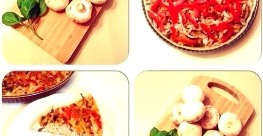 Открытый пирог с курицей, грибами и сладким перцем