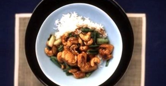 Курица с рисом и орехами кешью