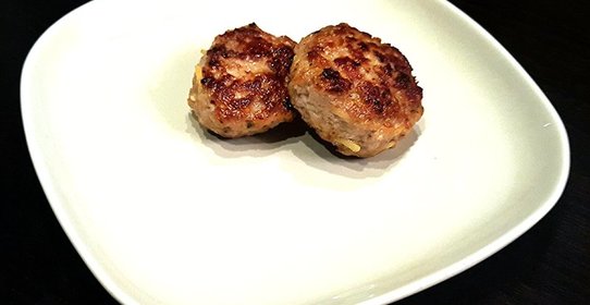 Котлеты из смеси свиного и говяжьего фарша с яйцом