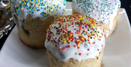 Пасхальный кулич на свежих дрожжах со сметаной