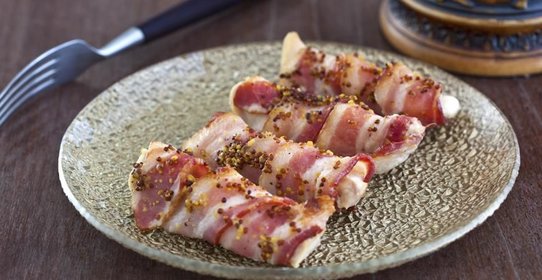 Куриное филе, запеченное в беконе