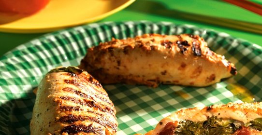 Курица с ветчиной и базиликом