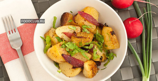 Жареный картофель с красным луком