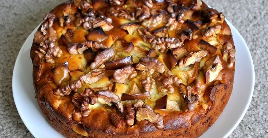 Сметанный пирог с яблоками