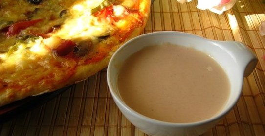 Розовый соус к пицце