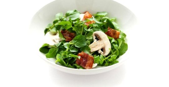 Грибной салат с прошутто и трюфельным маслом