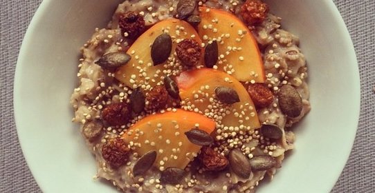 Овсяная каша с хурмой